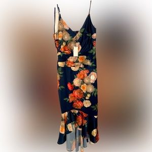 Chi Chi Long floral dress. Size 6. Tags still on!